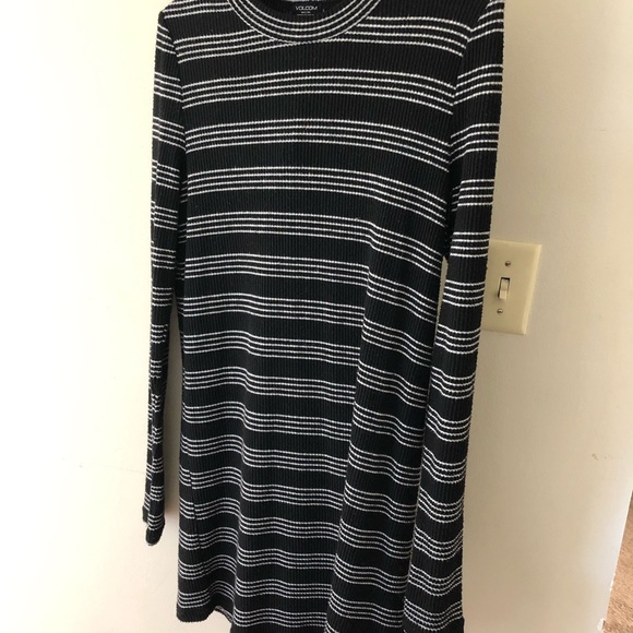 Volcom black and white striped sweater dress - Picture 4 of 7